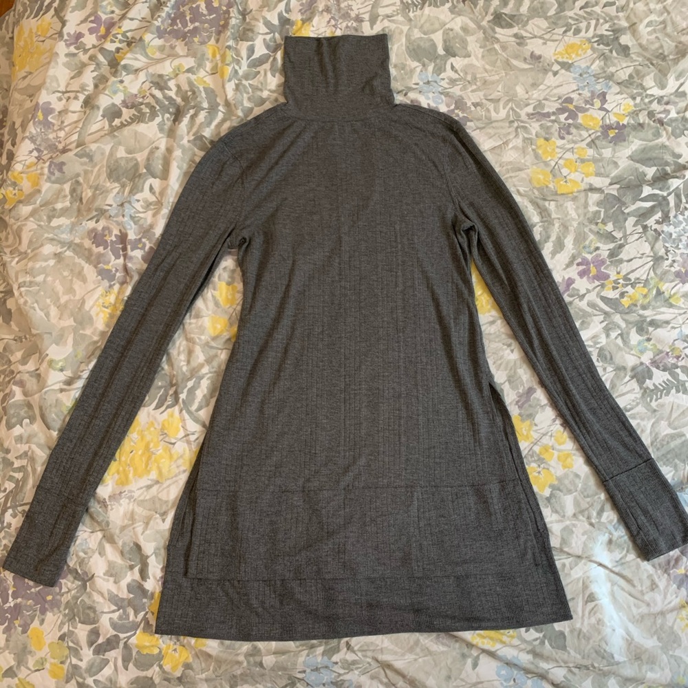 GUESS long sleeved ribbed keyhole tunic turtleneck - Picture 4 of 8